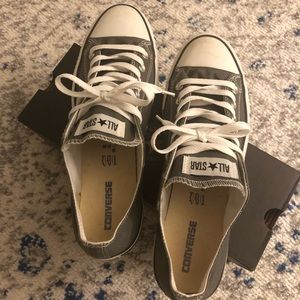 Converse Chuck Taylor Low. Size 11.